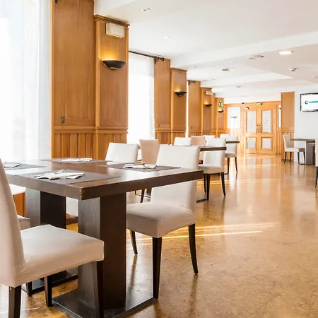 Hotel Ilunion Lomas