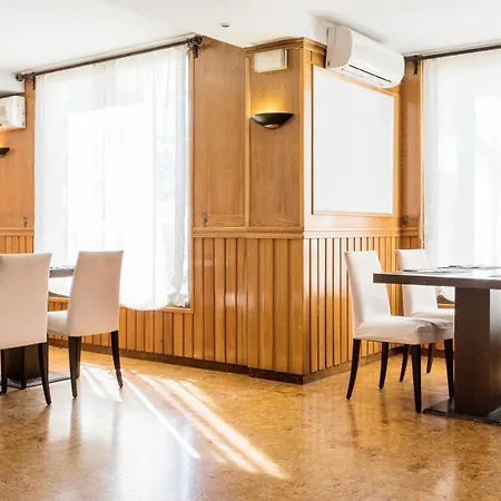 Hotel Ilunion Lomas 4*