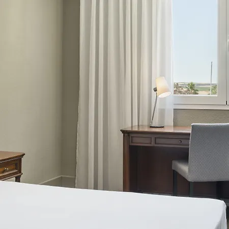 Hotel Ilunion Lomas 4*