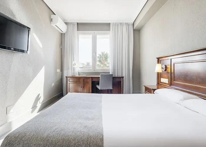 Hotel Ilunion Lomas 4*