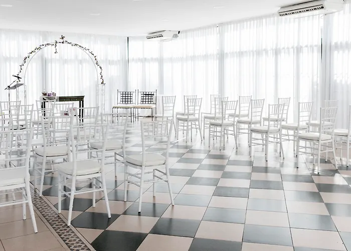 Hotel Ilunion Lomas 4*