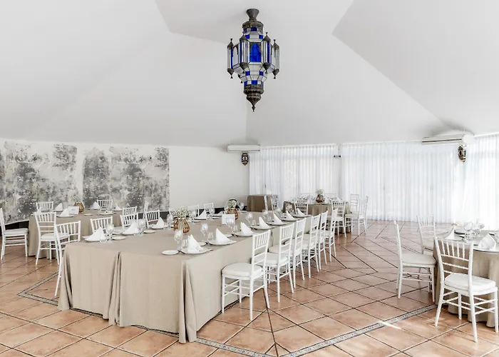 Ilunion Lomas מלון