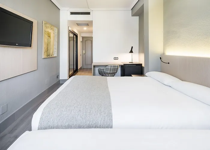 Hotel Ilunion Lomas 4*